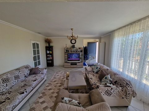 Maison de 100 M2 sur un parcelle de plus de 2000 M2 et un hangar de plus de 100 M2