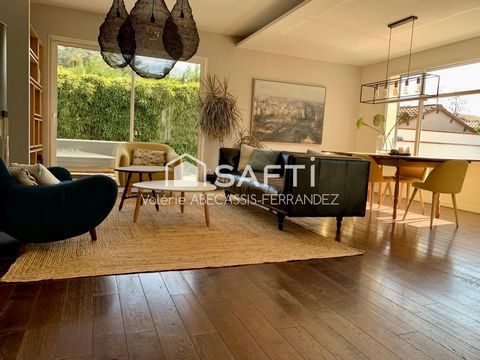 Grande maison moderne avec piscine