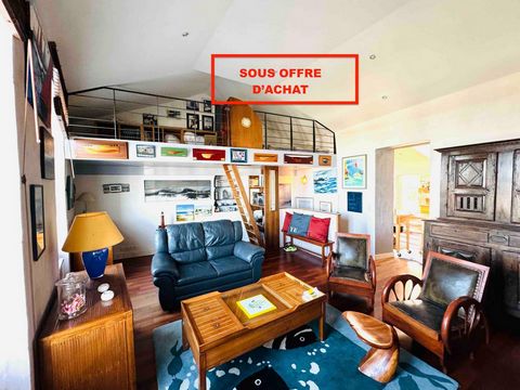 Vue sur l'entrée du port, maison duplex + local commercial