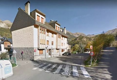 Stunning 2 Bed Ski Apartment For Sale in Panticosa Huesca Spain Esales Property ID: es5553512 Property Location Calle Zocheras 2B Panticosa Huesca 22661 Spain Property Details With its glorious natural scenery, excellent climate, welcoming culture an...