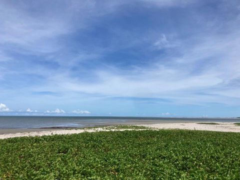 Stunning Plots of Land For Sale in Ilha de Itamaraca Brazil Esales Property ID: es5553705 Property Location Ilha de Itamaracá PE 53900-000 Brazil Property Details With its glorious natural scenery, excellent climate, welcoming culture and excellent s...