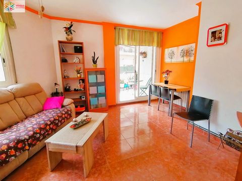 Vívelo Con Nosotros offers you apartment in the neighborhood of El Tancat, close to all services, with unobstructed views, natural light all day, totally exterior, with elevator, living room with terrace. A friendly apartment that will make your day ...