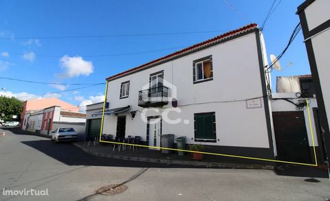 House with 3 Bedrooms 2 Floors Commercial Space on The Equipped Ground Land with 2,086.00 m2 Assured Profitability. Single Product. Opportunity. Fajã de Baixo is a portuguese parish in the municipality of Ponta Delgada, with an area of 4.05 km² and 5...
