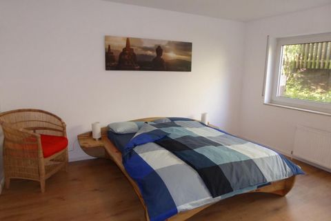 The bright, comfortably equipped and fully furnished apartment is located in a single house in Bonn-Oberkassel. In addition to the spacious living/dining room there is a fully equipped kitchen, a bedroom with double bed and a bathroom with shower. Th...