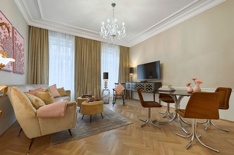 This 43 m² apartment is the perfect place for an unforgettable stay in Vienna. It is located in the immediate vicinity of UNO City and is therefore ideally situated for anyone who wants to explore the city on business or culturally. The apartment is ...