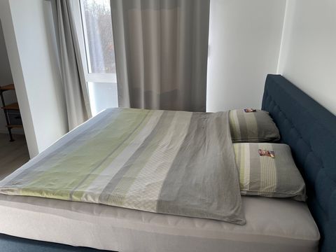 Cozy and quiet Place located near Nuremberg and Ansbach. Fast WLAN and a working Desk in a additional room. Fully euqipped Kitchen with all cooking utensils you Need. A balcony invites for nice evenings After work. 1 Minute from the Apartment is a it...