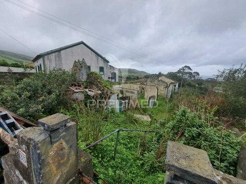 House in a state of ruin located in a quiet area in the parish of Fonte do Bastardo. Land with 726 m2 with access for vehicles.