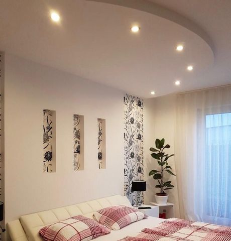 To 01.07.2021 you can move into this attractive and as good as new first floor apartment, which impresses with its upscale interior. A bathroom and a separate guest toilet belong to the apartment in addition to two pretty rooms. A current energy cert...
