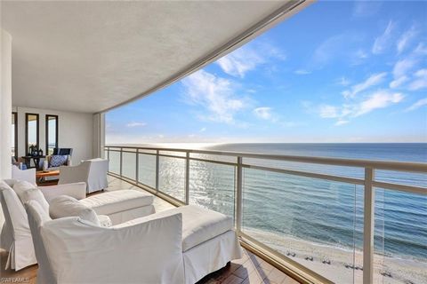 Exceptional beachfront living awaits you at Moraya Bay. This highly coveted & richly appointed unit is on the 10th floor & truly is a home in the sky! Featuring 3 en-suite bedrooms, a powder room, study, Chef's kitchen & butler's pantry, floor to cei...