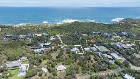 Bloc parfait de 650m2 avec vue arborée prêt à construire votre retraite côtière de rêve (STCA). Situé en face du parc national dans un endroit extrêmement isolé et privé, vous pouvez vous réjouir des sons apaisants de la plage de surf tout en vous pr...