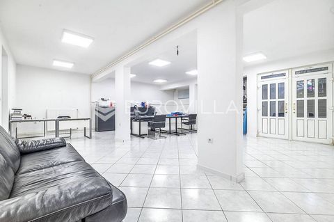 Kraljevićeva street, office space/office 86.65m2 in the basement of a well-maintained residential and commercial building. It consists of a large open space and a sanitary facility. Other information on... For this property contact our agent on telep...