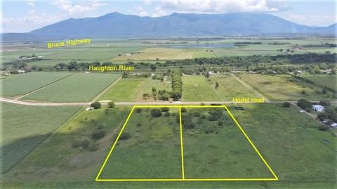 Want to make that move to the country, or want that weekend getaway, then this could be for you. 2 X 2 hectares (10 acres in total) selectively cleared. Nature area at the back of the property which has views over picturesque Horse Shoe Lagoon. Enjoy...