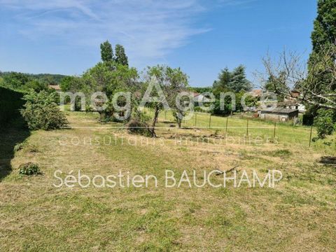 You Dreamed of it, this land is Yours Become the owner of unserviced building land with an area of 1,140m². This property located between two beautiful towns, Bonnes and Chauvigny, will give you the opportunity to build the house of your dreams, in t...
