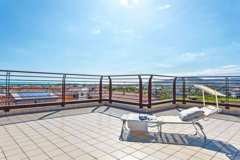 In Campo a Mare, just a few minutes from the equipped beach, we offer for sale a bright duplex of a total of square meters. 125, located on the third and fourth (last) floor with a panoramic terrace of sqm. 45, in excellent condition. The property is...