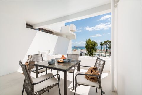 Enjoy the best beach holiday in this wonderful apartment with a private terrace and sea views. It can accommodate 2 guests. From the comfortable private terrace of the apartment, you can sit and admire the sea in the background while having breakfast...