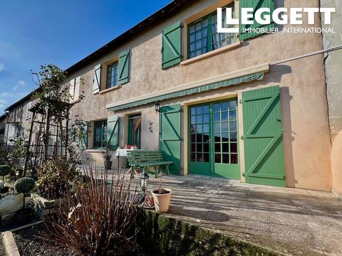 A26342JCC86 - Come and view this charming, stone, five bedroom property on the edge of the lovely village of Moncontour. Full of character and French country charm, it offers the perfect combination of rural living with village life. With 4500m2 of l...
