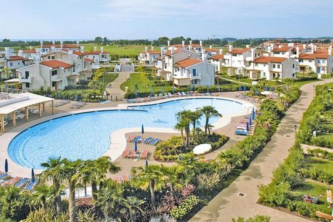 Elegant resort with pretty green walkways that resemble the alleys of Venice. You are just a few minutes' walk from the beautiful sandy beach with its small beach bar. The Villaggio consists of modern, charming apartments, terraced houses and villas ...