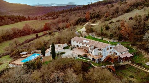 In a spectacular 54ha plot of beautiful countryside, this impressive estate is perfect for anyone looking for privacy and tranquillity with views. Set across two levels, this substantial property boasts a main residential area (with its own kitchen a...