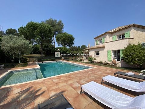 This beautiful Provençal villa is located in a very sought-after quiet residential area. 5 minutes from the center of Roquefort Les Pins and shops. Very bright, the house consists of an entrance with a spacious living area: living room with fireplace...