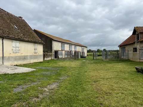 EXCLUSIVE TO BEAUX VILLAGES! Set in the heart of the French countryside, with footpaths at your door is this old farm with large outbuildings and 2909m² of land. The property consists of a main farmhouse which requires full renovation, to include the...