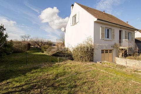 Ref 67396GM: In a peaceful area of the popular town of Fontaines, this type 5 house welcomes you in a serene setting. On the ground floor, a warm living room/lounge, a functional kitchen, a bedroom and a bathroom await you. Upstairs, two bedrooms wit...