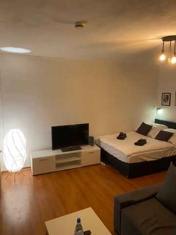 The cozy city apartment in the heart of Dortmund's city center! Our small but charming accommodation offers a compact kitchenette, a private bathroom and a living room/bedroom with balcony. Ideal starting point for exploring the city, as we are locat...