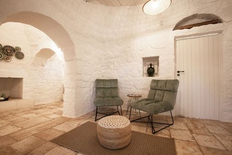 Holiday home with trulli and beautiful outdoor area a few kilometers from Cisternino has 3 double bedrooms, all with private bathrooms, well-equipped kitchen and living room. For up to 6 people, nothing is left to be desired. An authentic 18th centur...