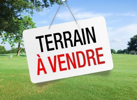 In a dead end, building plot located in the village of Neuilly-sur-Eure, with a surface area of about 1039 m2 (23m frontage) Serviced water + edf Sewerage sanitation Information on the risks to which this property is exposed is available on the Geoha...