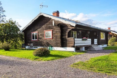 Willkommen im traditionellen Dorf Lima, nur 9 Minuten südlich von Kläppen gelegen und mit Sälenfjällen im Umkreis von nur einer halben Autostunde. Hier können Sie an Flüssen und Seen angeln, je nach Jahreszeit Beeren sammeln und so einen typischen Ur...