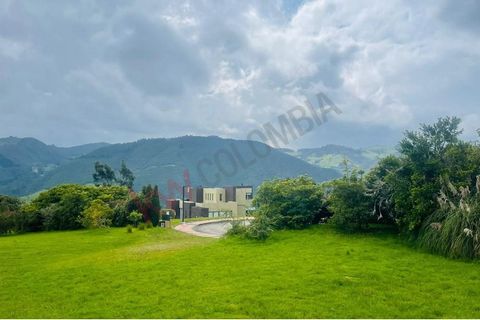 Property-7705 VENDO LOTE LA CALERA GREAT OPPORTUNITYIn the prestigious country house complex, area 2,800 m2, UNIQUE QUALITY OF LIFE. administration $990,500, on the main road, 100% usable, twenty percent of construction index, near schools, gardens, ...