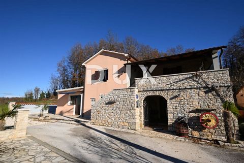 Location: Istarska županija, Gračišće, Gračišće. ISTRIA, PAZIN - Casa familiare in pietra con taverna immersa nella natura in posizione leggermente isolata! Una casa familiare in pietra di qualità in vendita in una posizione tranquilla a soli 7 km da...