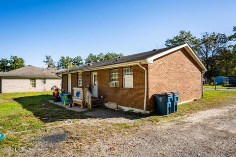 INVESTEERDERS OPGELET: Dit huis met 3 slaapkamers en 1 badkamer is een ruwe diamant, gelegen op slechts enkele minuten van de snelweg, en biedt de perfecte mix van gemak en kansen. Of u nu op zoek bent naar reparatie en omdraai of wilt toevoegen aan ...