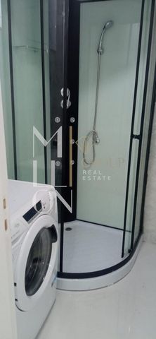 Propriété avec 2 pièces cuisine équipée avec plaques de cuisson, four, hotte aspirante, lave-linge et réfrigérateur ; 1 salle de bain complète. RENTABILITÉ MENSUELle 950,00 €