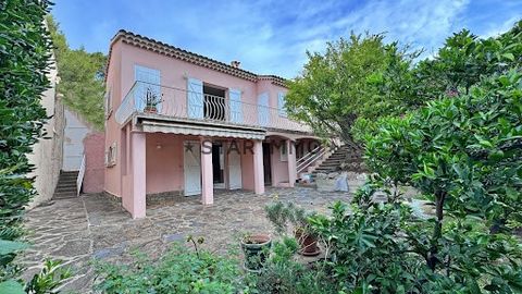 Située en plein centre-ville, cette maison individuelle vous offre un cadre de vie privilégié. Sur un terrain de 500 m2, vous profiterez de 3 chambres spacieuses et d'un bureau, idéal pour le télétravail ou une pièce supplémentaire selon vos besoins....