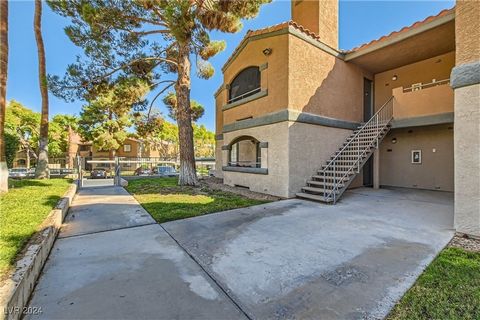 Come check out this beautiful condo that has it all, including a pool! This home is just 15 minutes from the Strip with great shopping, dinning, entertainment and more. And also just a short drive to the airport and all major roads, you will never be...