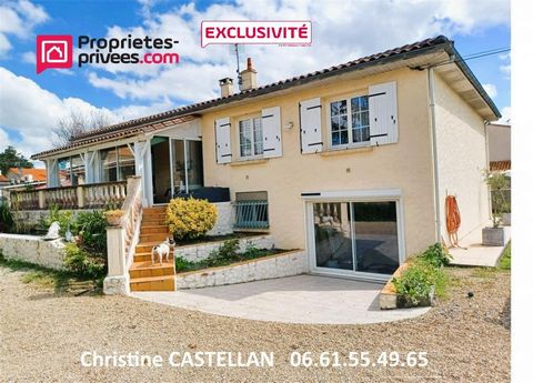 16470 - SAINT-MICHEL. Christine CASTELLAN vous présente une maison sur sous-sol d'environ 150 m² avec 5 chambres. Maison des années 80 située dans un quartier résidentiel avec tous les commerces et les transports en commun à proximité, école et collè...