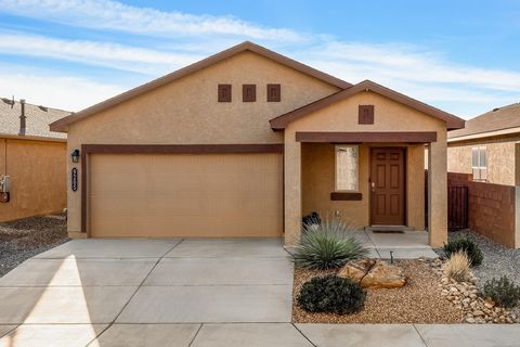 WELCOME to this charming DR Horton home located in the highly desirable neighborhood of Taos II At The Trails. This home features an open floor plan, modern kitchen w/SS appliances & granite countertops. Primary bedroom with large walk-in closet, ple...