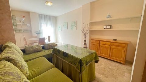 Great apartment for sale on the ground floor a few minutes from the Plaza de la Merced, recently renovated.~~It is a ground floor of 80 m² with 2 bedrooms, 2 bathrooms, a fully furnished kitchen equipped with appliances.~~It is a flat with very good ...