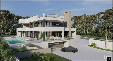 Een uitstekende, nieuw afgewerkte villa met hedendaagse architectuur. Deze woning valt op door zijn locatie, gelegen op een perceel van 1460m2 in een bloeiende urbanisatie. Slechts 5 minuten van het centrum van Albufeira, de jachthaven en de stranden...