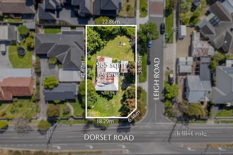 One of Croydon’s best development sites, offering an opportunity to secure a substantial land holding in the heart of Croydon boasting 965m2 approx of prime - flat GRZ1 land. This property offers a wide array of options from new townhouses with the p...