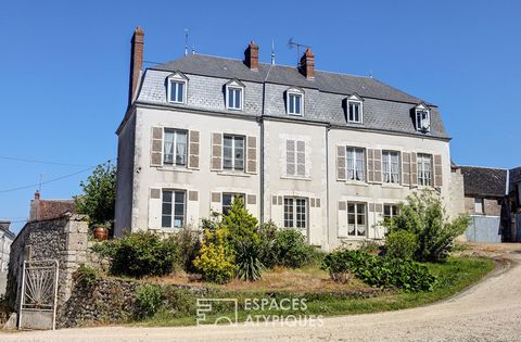 Nur 150 km von Paris entfernt, in der Nähe einer legendären denkmalgeschützten Stätte, im Herzen des charmanten Dorfes Tavers, wartet dieses majestätische Herrenhaus von 358 m2, eingebettet in einen Park von mehr als einem Hektar, darauf, in seiner g...