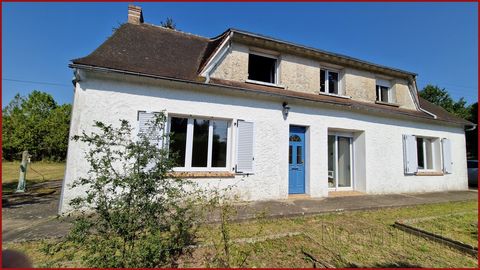 Votre conseiller en Immobilier Noovimo, Julien Pineau vous propose: À seulement 3 minutes en voiture de Cérans-Foulletourte, cette maison de 182 m2, située à Parigné-le-Pôlin, est implantée sur un vaste terrain clos de 3 hectares. Bien que nécessitan...