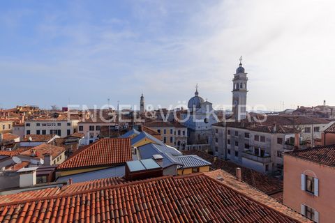 Ort: Castello, Venedig Das Castello-Viertel, das größte und eines der ältesten in Venedig, befindet sich am östlichen Ende der Stadt. In einem der bevölkerungsreichsten Viertel der Stadt wurde der traditionelle 