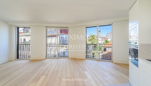 Diese Wohnung mit einem Schlafzimmer befindet sich im Stadtzentrum von Porto und ist Teil der Bonjardim-Siedlung, einem architektonischen Projekt mit edlen Materialien und einzigartigen Designdetails, bei dem Tradition und Moderne im Zentrum von Port...