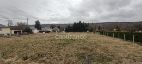 Terrain de 815 m² proche des commodités sur Brionne. Réseaux (eau, électricité, téléphone, gaz de ville et assainissement collectif) en bordure de route. Possibilité de voir un autre terrain de 854 m². Situé à 1h de Deauville et 2h20 de Paris. Les ho...