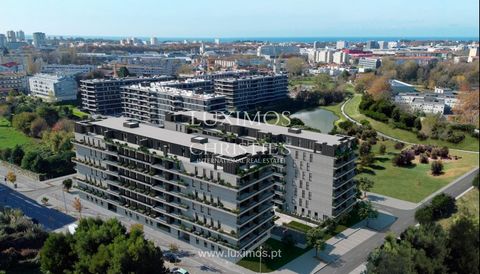 Apartamento T3 novo à venda no empreendimento residencial Green Terrace Porto - Fusion Private Residence , com ampla varanda , no Porto . Este apartamento T3, c om um design moderno e integrador, está localizado a poucos metros do futuro Parque Urban...