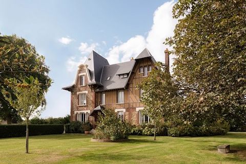 Exceptional renovated property in a typical Normandy village 1h from the beaches and 1h30 from Paris. This exceptional property comprises a main house with a living room of over 40m with fireplace, a kitchen opening onto the dining room, 7 bedrooms i...