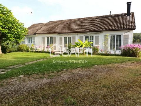 Maison de plain-pied située au cœur de Château-Renard. Idéalement située a proximités des écoles de la maternelle au collège ainsi que d'une crèche, également des commodités que propose la commune (boucherie, supermarché, boulangerie, restaurants, fl...