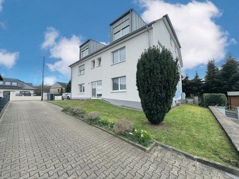 Objektbeschreibung: Diese exklusive Eigentumswohnung bietet mit einer Wohnfläche von ca. 65 m² ein modernes und komfortables Wohnambiente in direkter Nähe zum Schwerterwald. Die Wohnung befindet sich in einem äußerst gepflegten und neuwertigen Mehrfa...