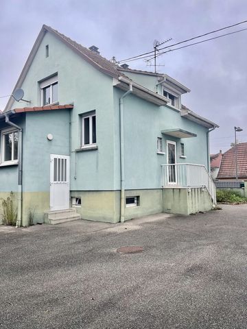 Maison entièrement rénovée à Illzach Une opportunité à ne pas manquer ! Venez découvrir cette charmante maison de 105 m2, récemment rénovée, et implantée sur un terrain de 598 m2. Un véritable coup de cœur avec un potentiel supplémentaire grâce à un ...